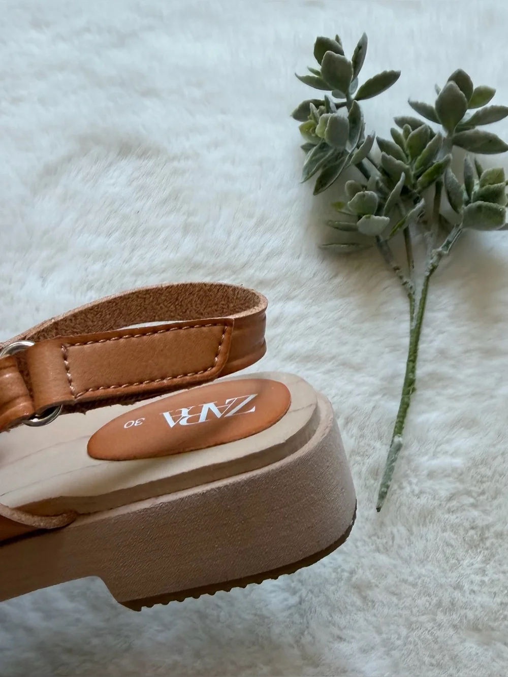 Zara euc crisscross